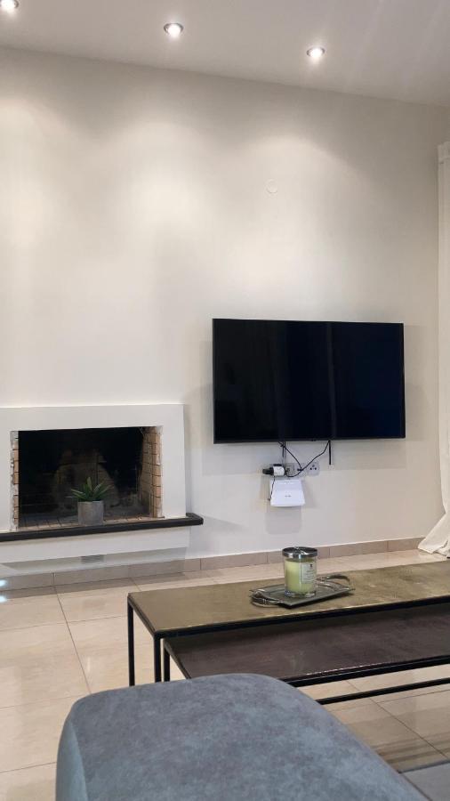 Bright Luxury Apt. Volos Ngoại thất bức ảnh
